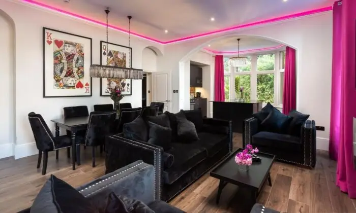 Deluxe Apartments
